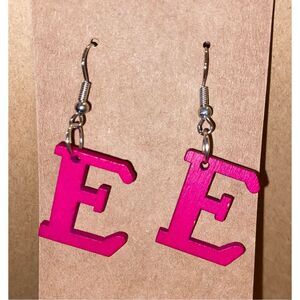 ☀️3/$9☀️ Letter “E” Wood Earrings (Magenta)